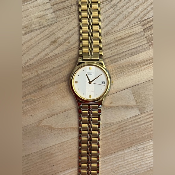 Citizen Men’s Watch Gold Round Dial, Bracelet, Hands, Markers, Date Window - Picture 4 of 13